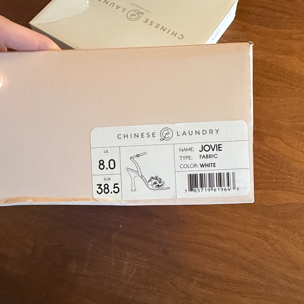 Chinese Laundry Jovie White Fabric Heels - Picture 6 of 6
